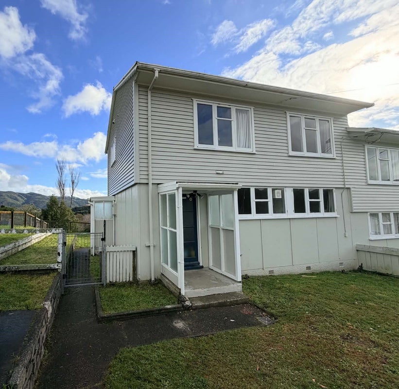 3 York Place, Cannons Creek, Porirua - Carousel 1