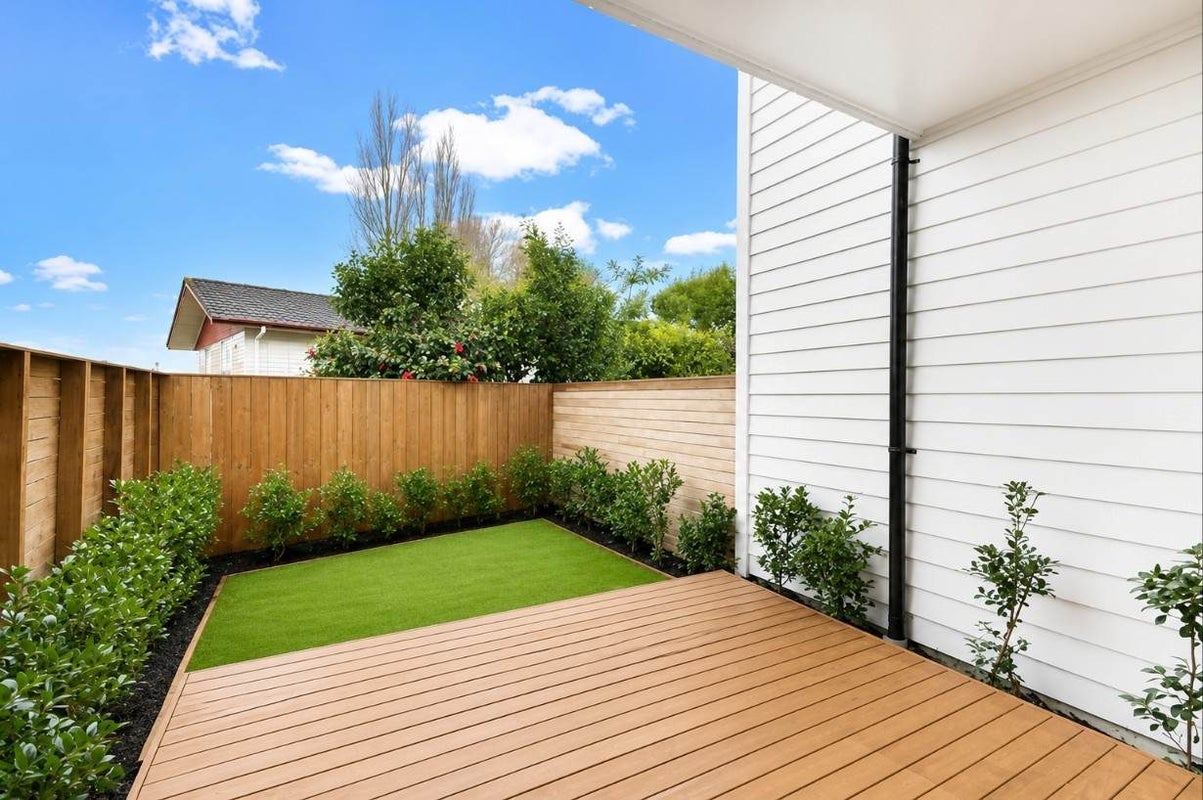 11D Mandarin Place, Half Moon Bay, Auckland - Carousel 2