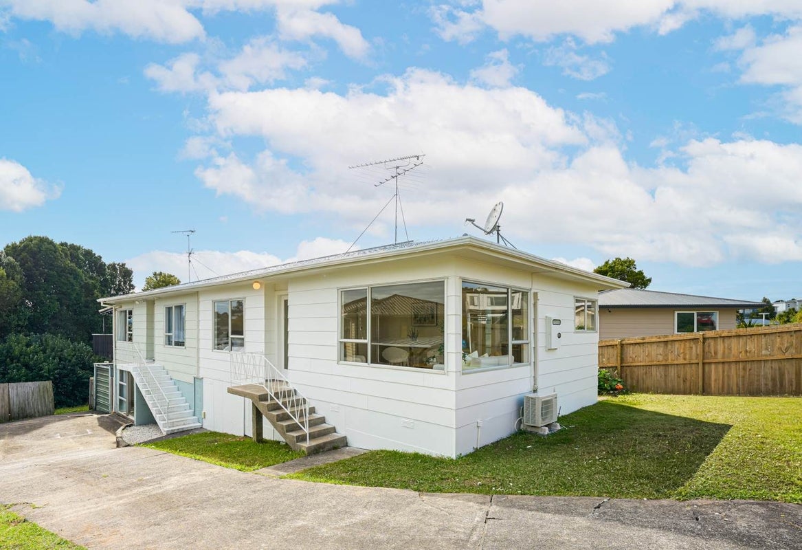 1/20 Celeste Place, Totara Vale, Auckland - Carousel 1