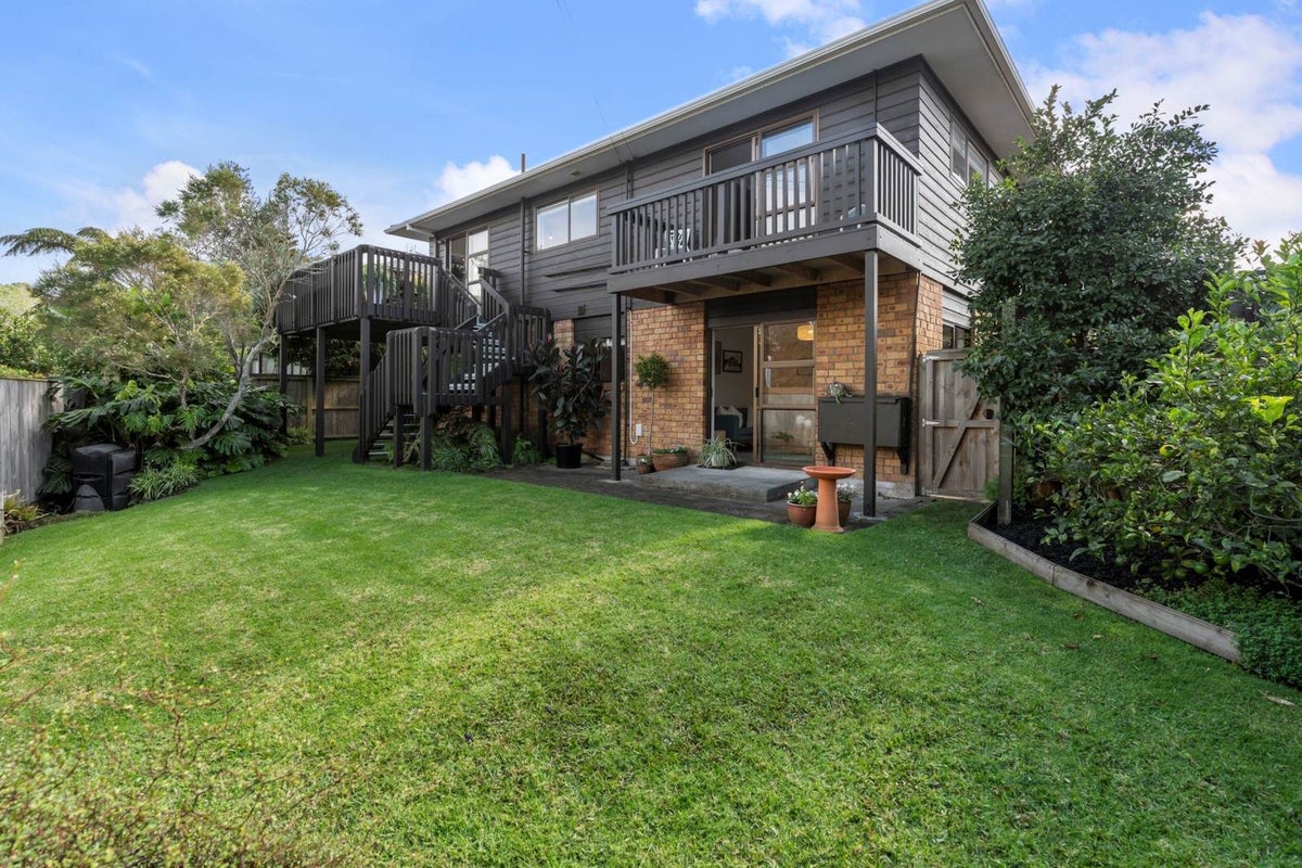 2/16 Channel View Road, Campbells Bay, Auckland - Carousel 2
