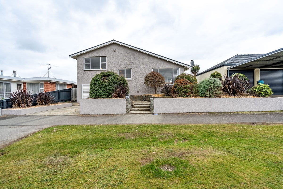 98 Salford Street, Windsor, Invercargill - Carousel 1