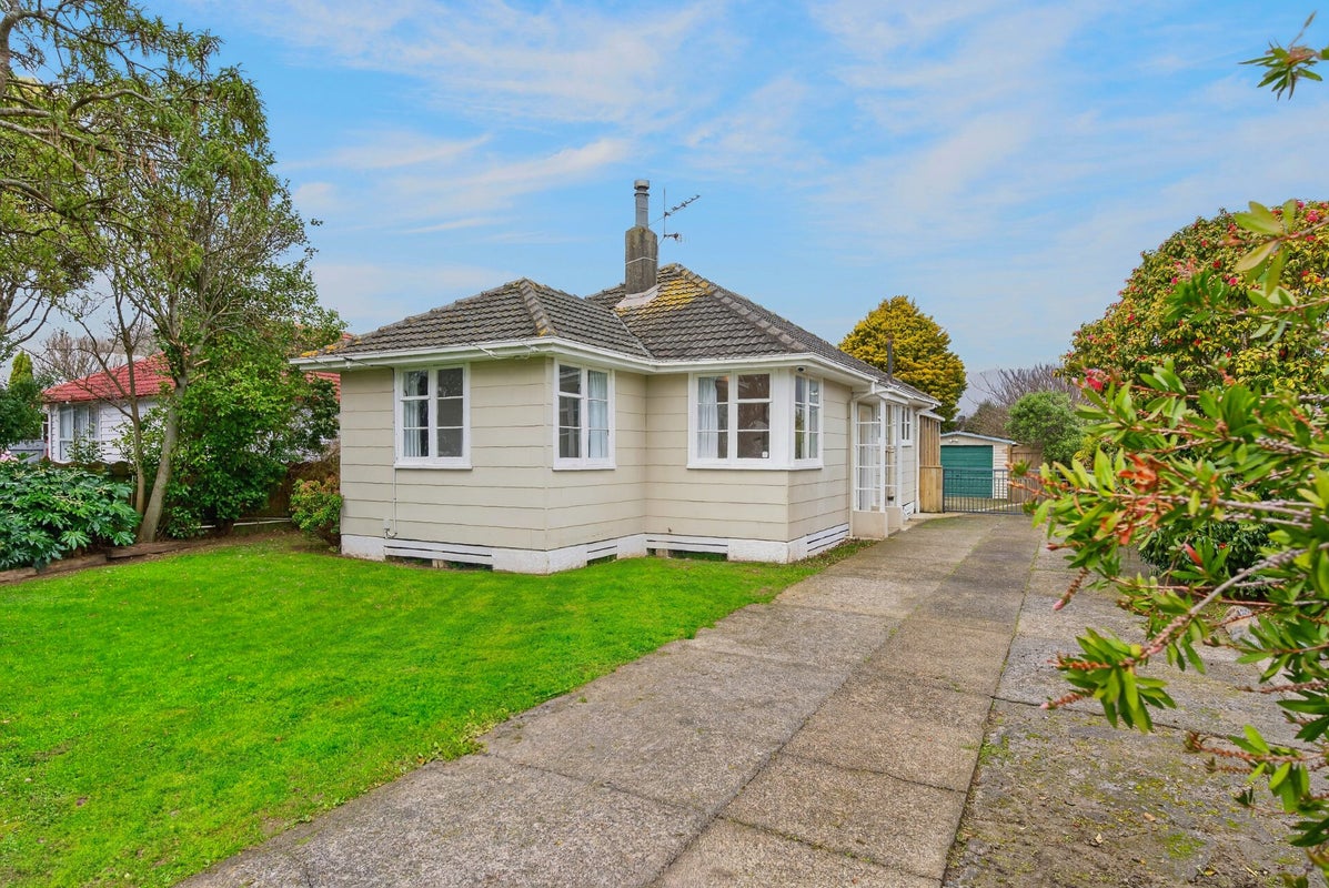 34 Colson Street, Avalon, Lower Hutt - Carousel 1