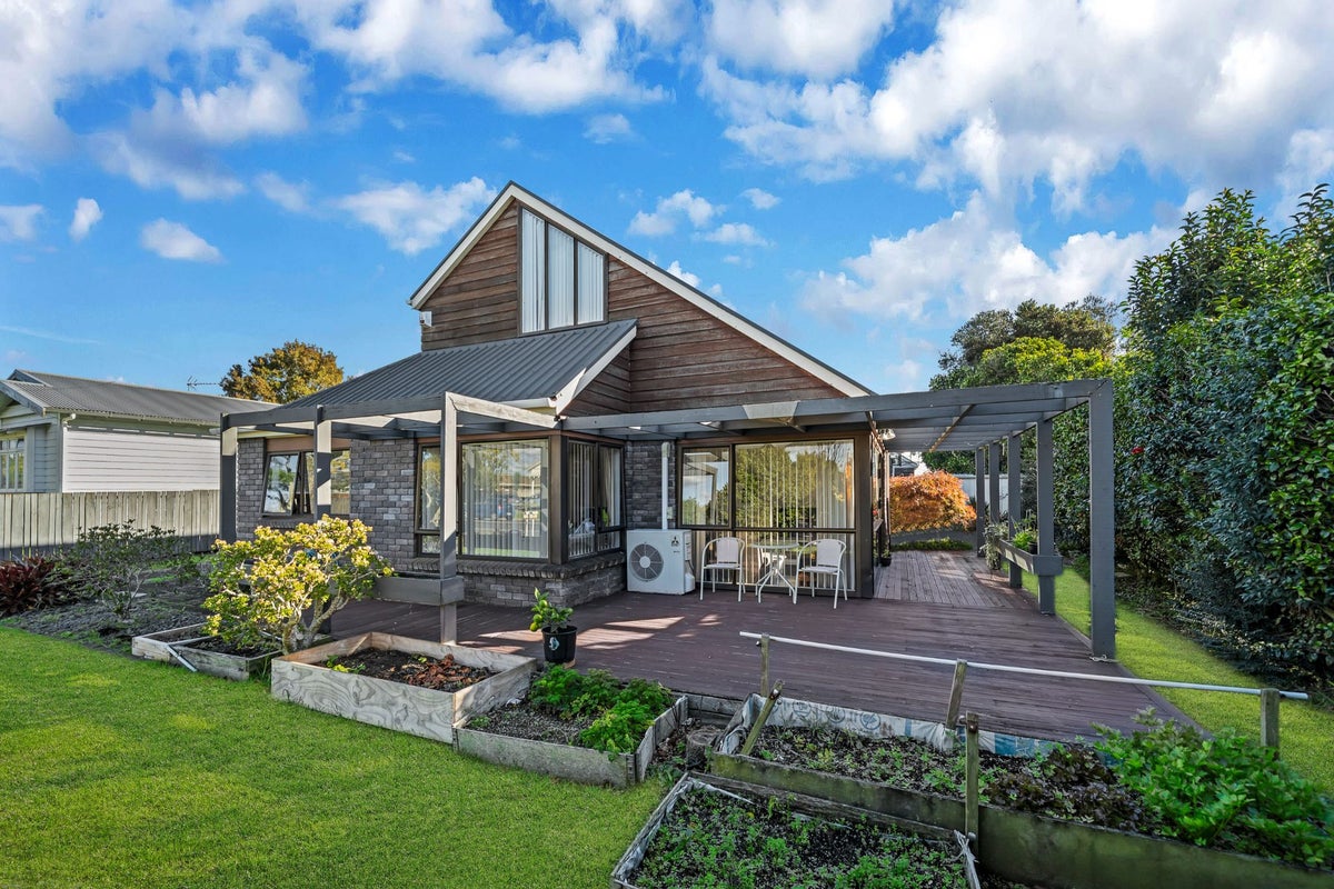 112 Edinburgh Street, Pukekohe, Pukekohe - Carousel 1