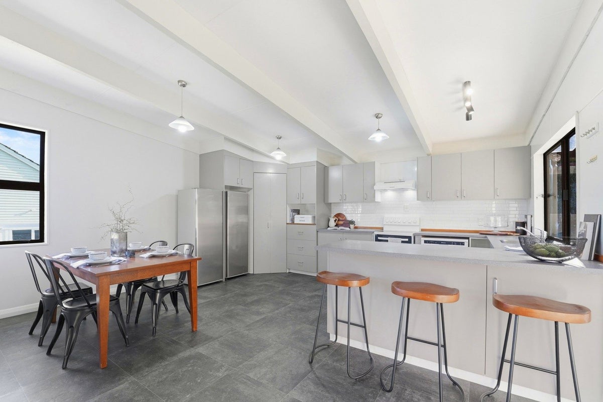 5 Nixon Street, Whanganui East, Whanganui - Carousel 2