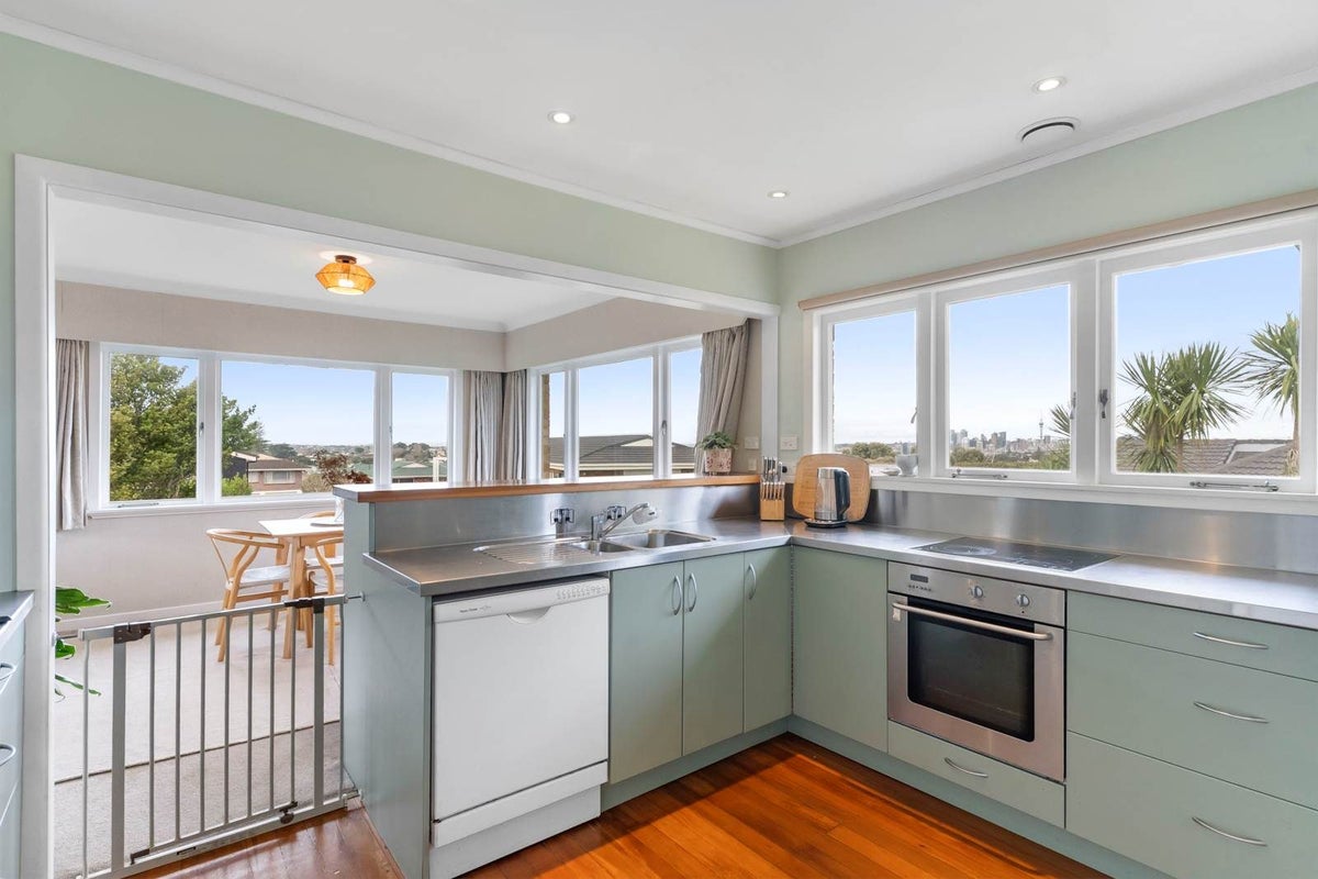 68 Raleigh Road, Northcote, Auckland - Carousel 2