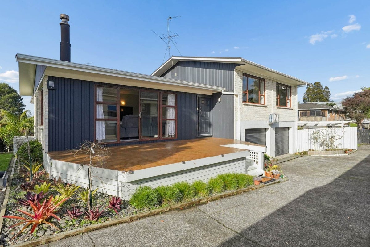 39 Nui Mana Place, Te Atatu South, Auckland - Carousel 2