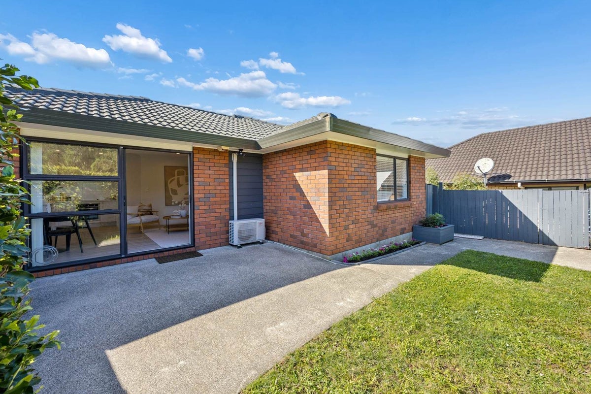 1/696 Manukau Road, Royal Oak, Auckland - Carousel 2