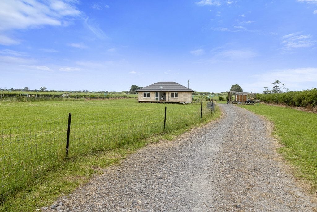 94 Mirikau Road, Warea, New Plymouth - Carousel 22