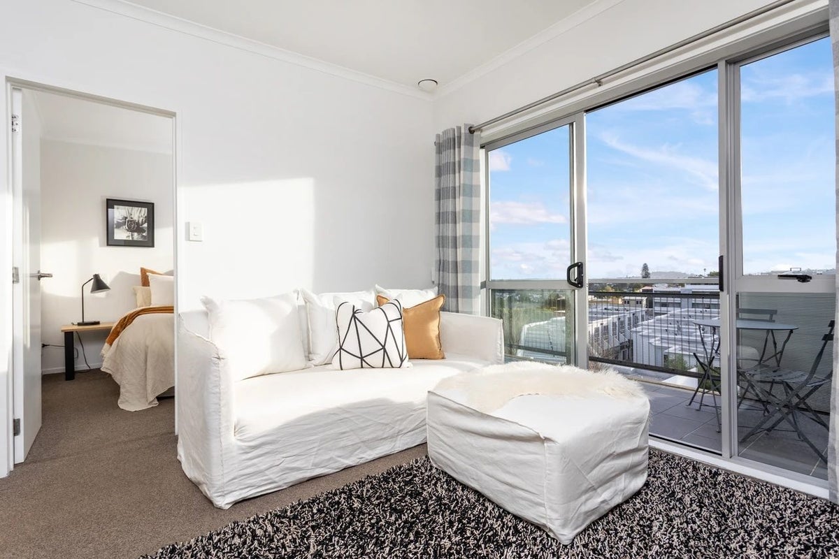 4D/1 Ophir Street, Newton, Auckland - Carousel 2