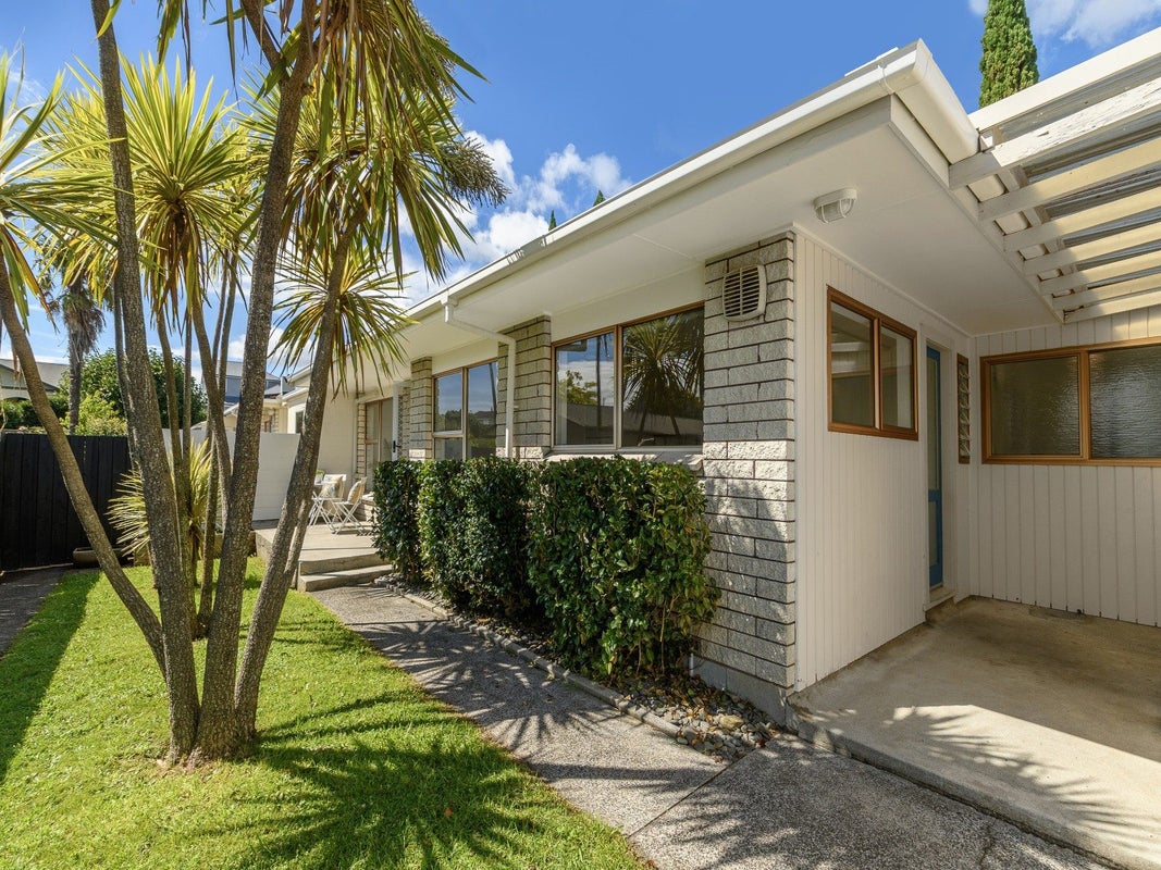 2/388 Devonport Road, Tauranga South, Tauranga - Carousel 1
