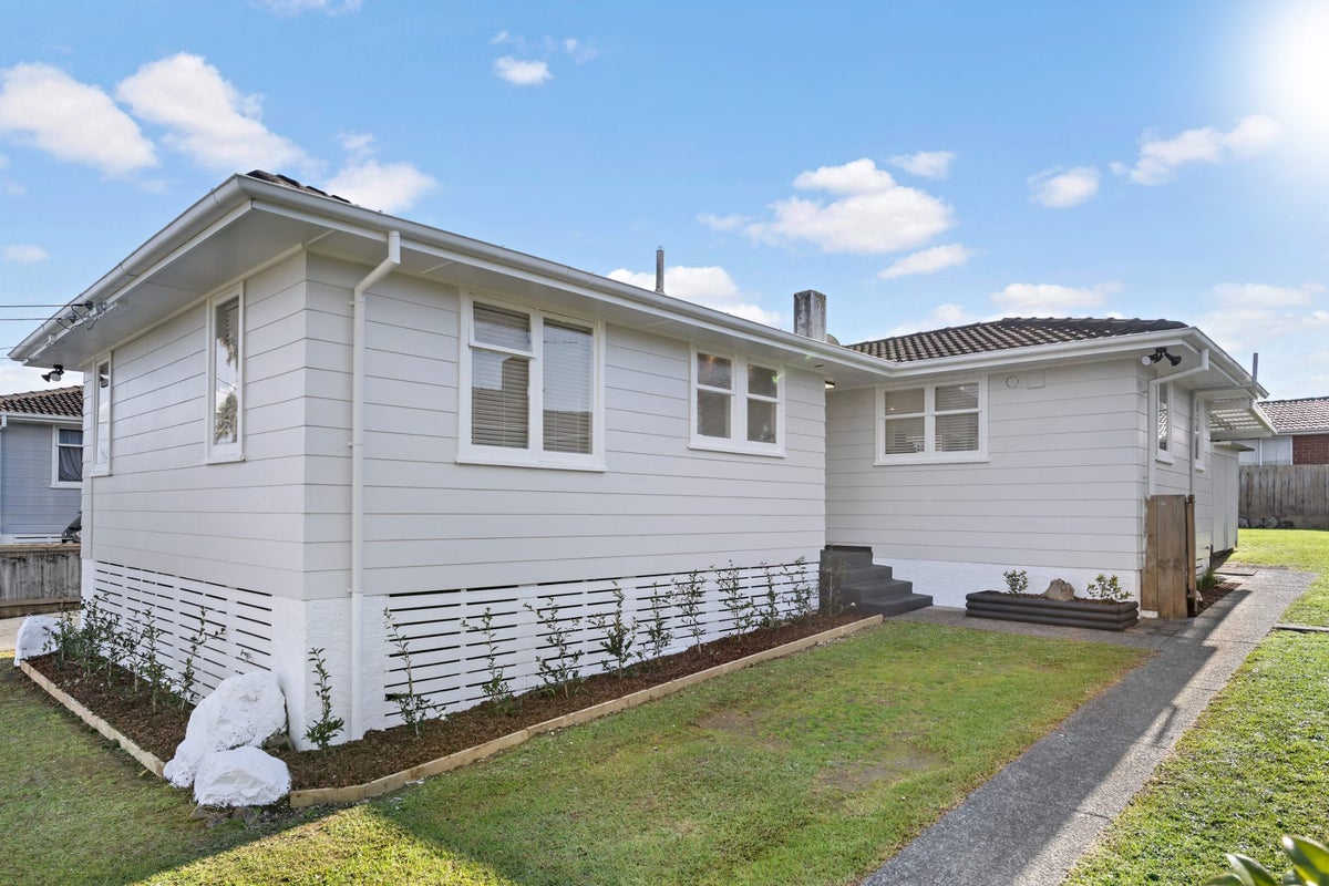 16 Old Wairoa Road, Papakura, Papakura - Carousel 19