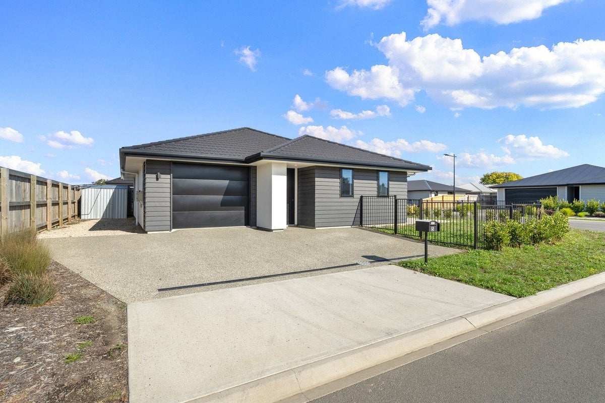 5 Lotus Street, Appleby, Richmond - Carousel 2