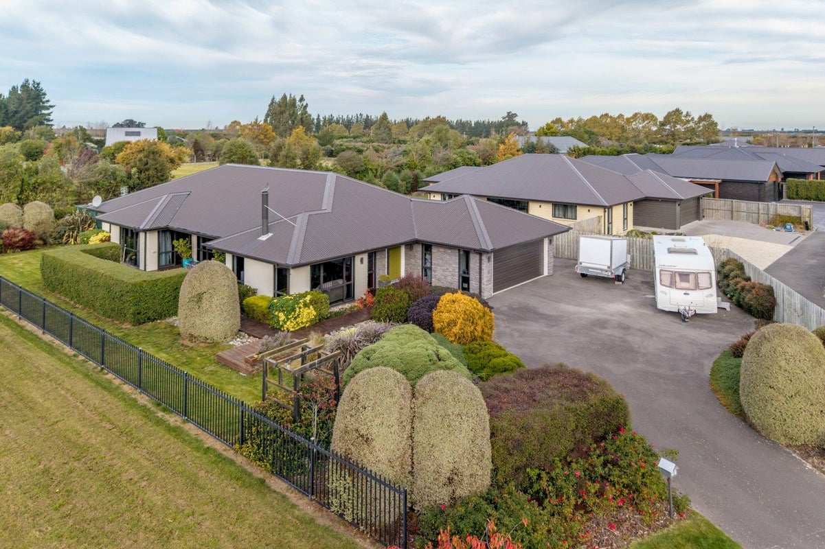 26 Newbrook Terrace, Darfield, Darfield - Carousel 1