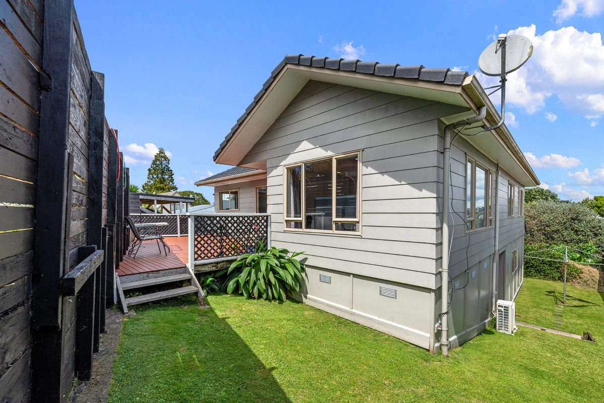 8A The Drive, Brookfield, Tauranga - Carousel 1