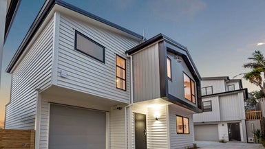 33A Garadice Road, Rothesay Bay, Auckland - Carousel 1