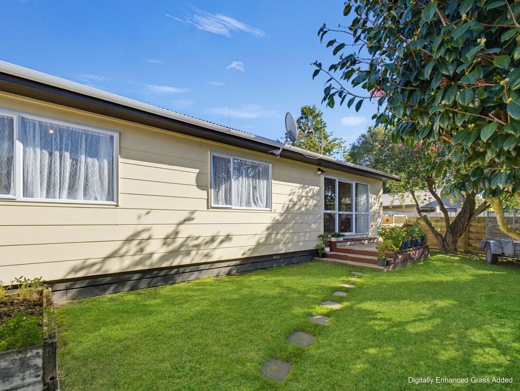 14 Escort Grove, Awapuni, Palmerston North - Carousel 1