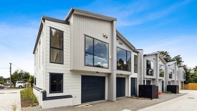 10A Powell Place, Henderson, Auckland - Carousel 1