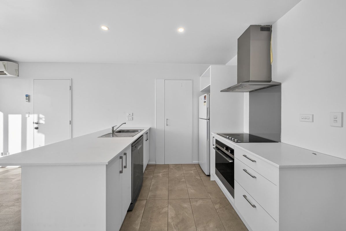 37/10 Buffon Street, Waltham, Christchurch - Carousel 2