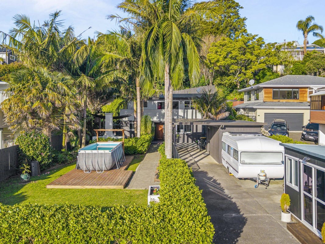 52 The Circle, Manly, Whangaparaoa - Carousel 1