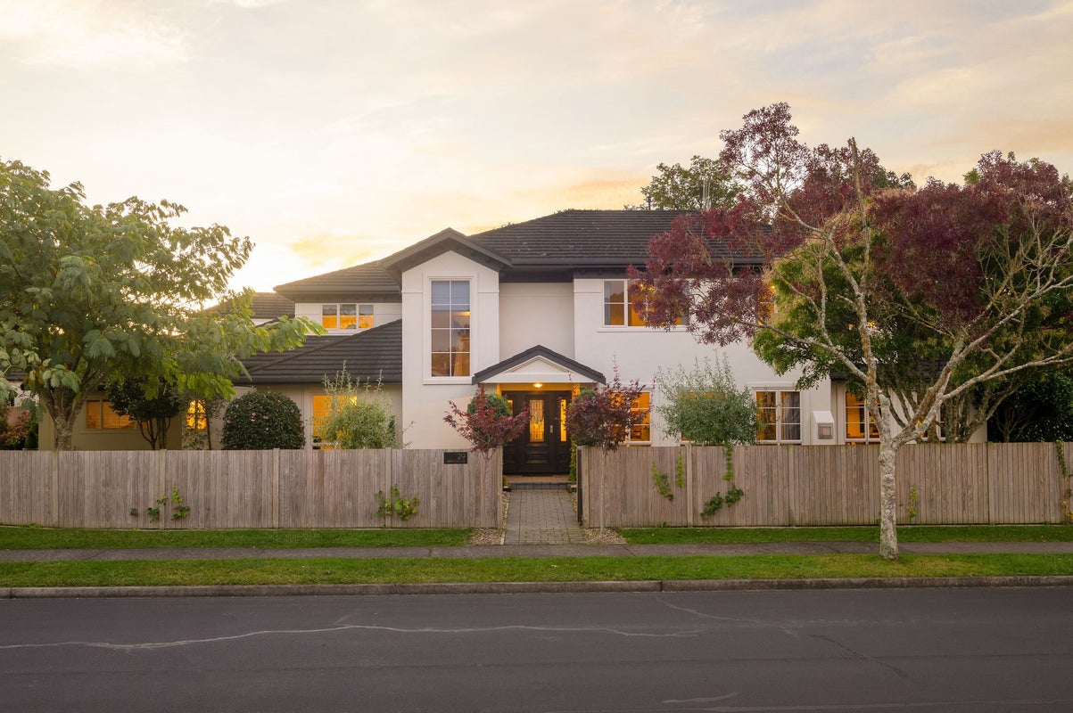 29 Huntington Drive, Huntington, Hamilton - Carousel 1