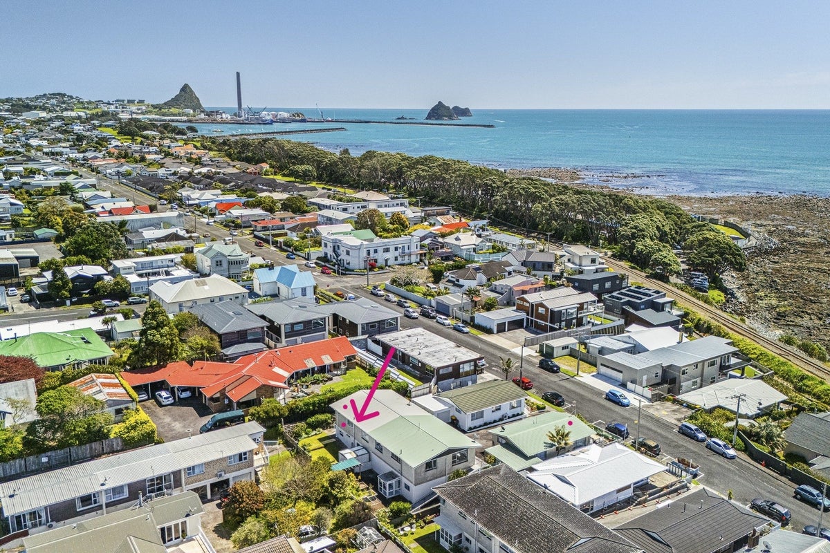 13B Hine Street, New Plymouth, New Plymouth - Carousel 2