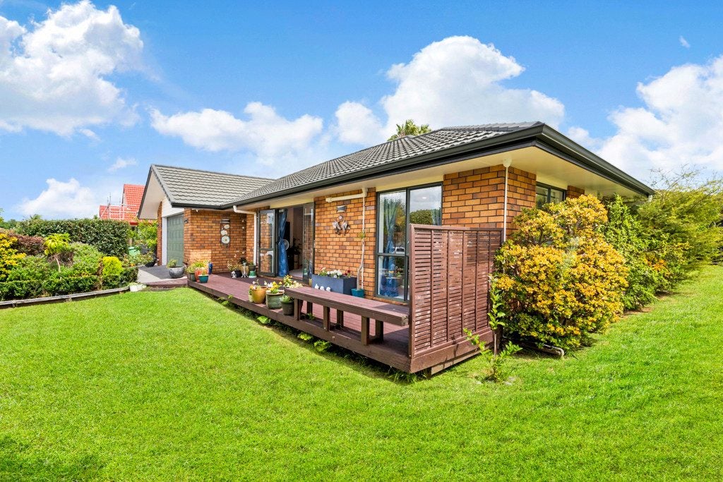 52 Wattle Farm Road, Wattle Downs, Auckland - Carousel 2