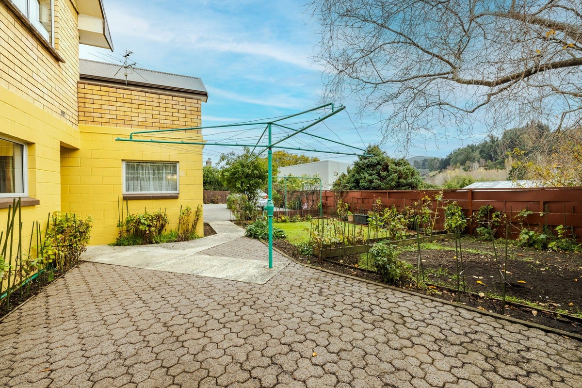 18 Bouverie Street, North East Valley, Dunedin - Carousel 25