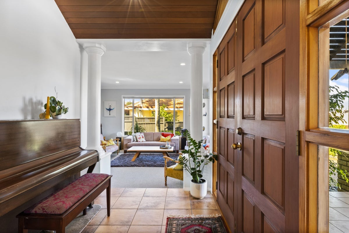 12 Kentia Way, Somerville, Auckland - Carousel 2