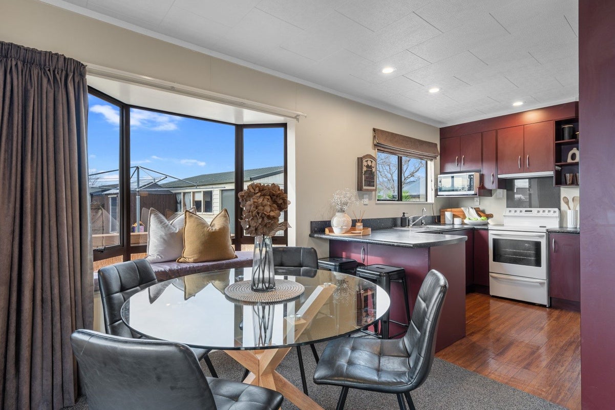 33 Starveall Street, Brightwater - Carousel 2