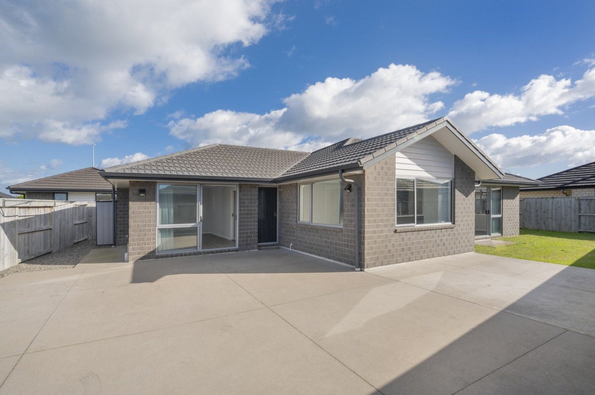 29 Kanapa Close, Papamoa, Papamoa - Carousel 1