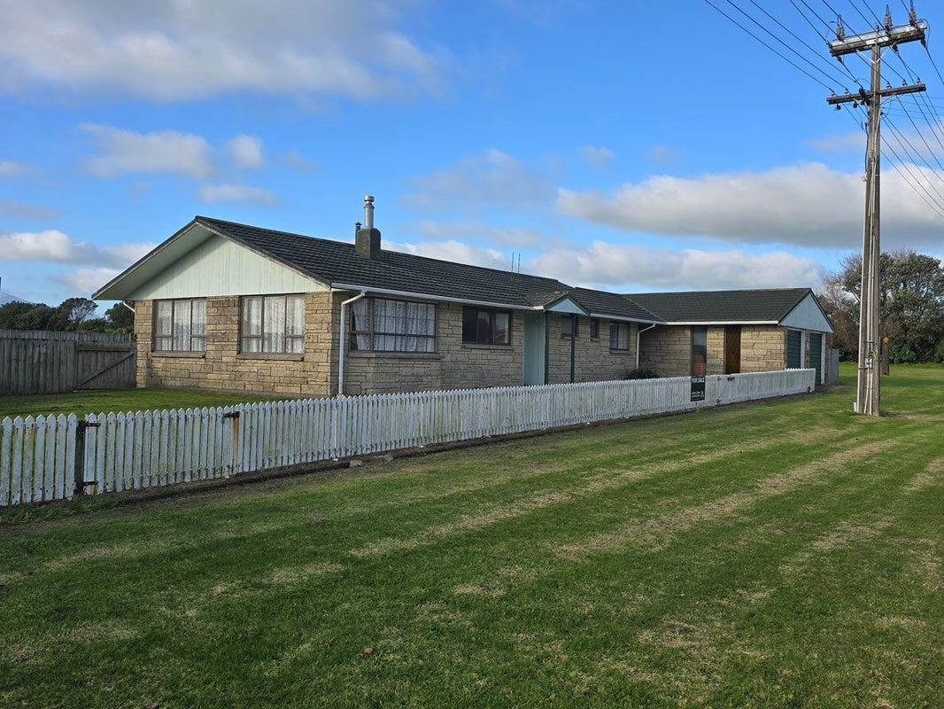 41 Gisborne Terrace, Opunake - Carousel 1