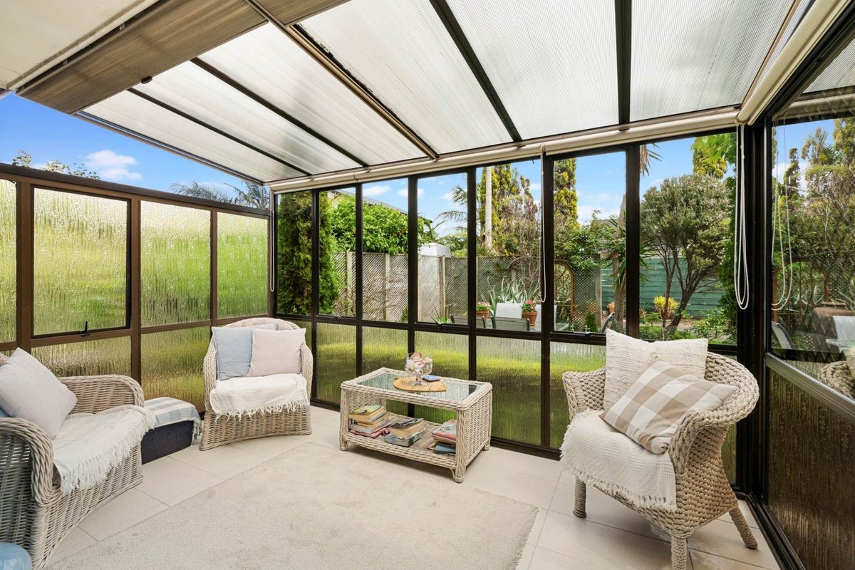 2/12 Moenui Avenue, Orewa, Orewa - Carousel 2