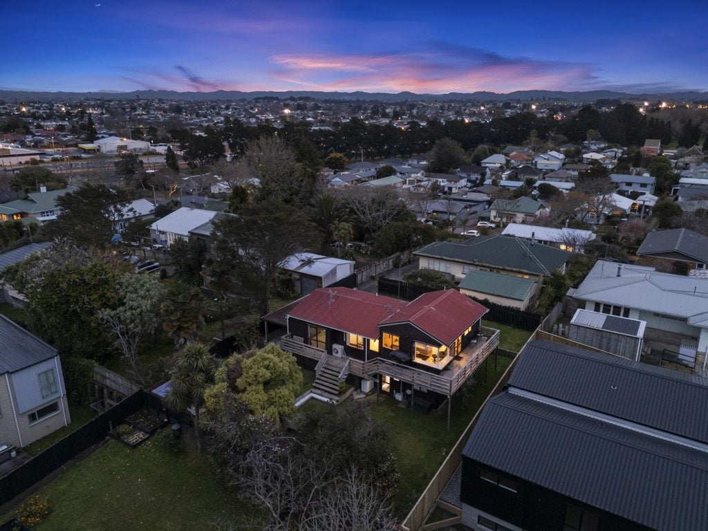 7A Huia Avenue, Forest Lake, Hamilton - Carousel 1