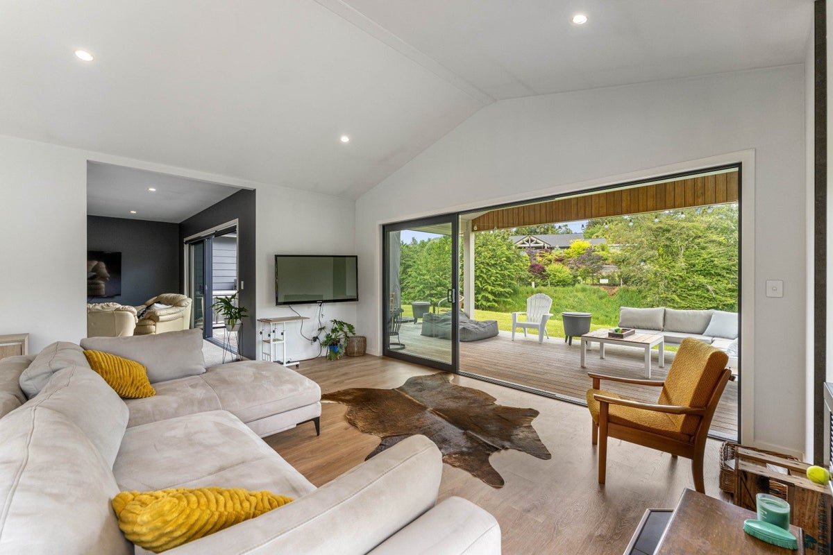 231 Mapara Road, Acacia Bay, Taupo - Carousel 1