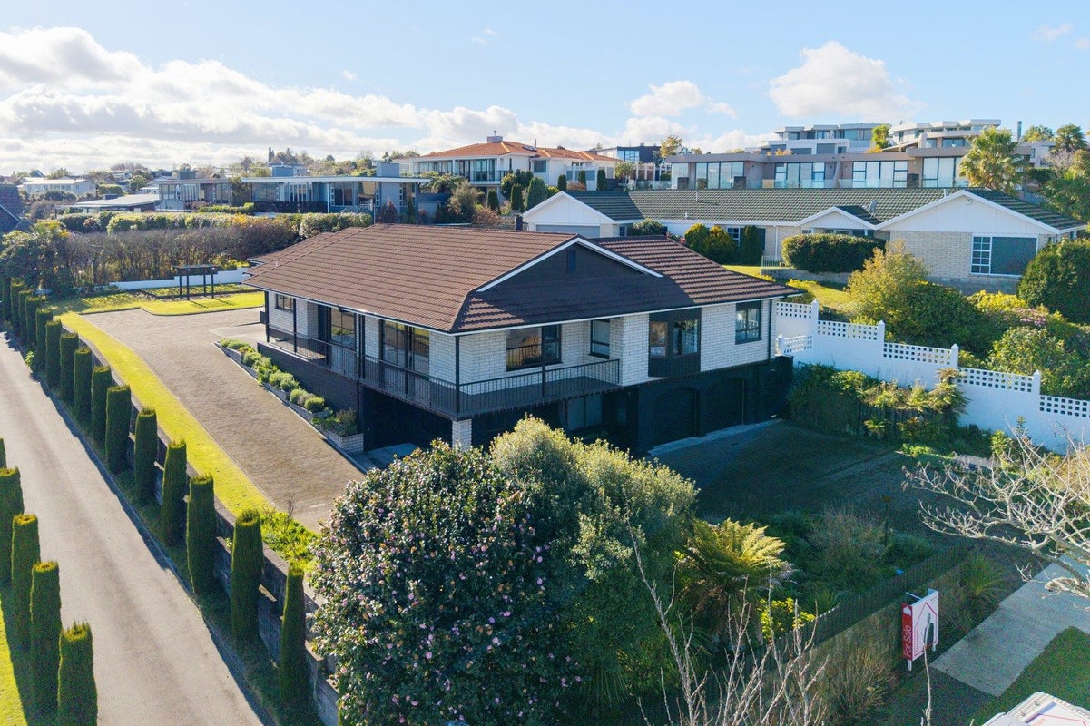 62 Harvey Street, Waipahihi, Taupo - Carousel 2