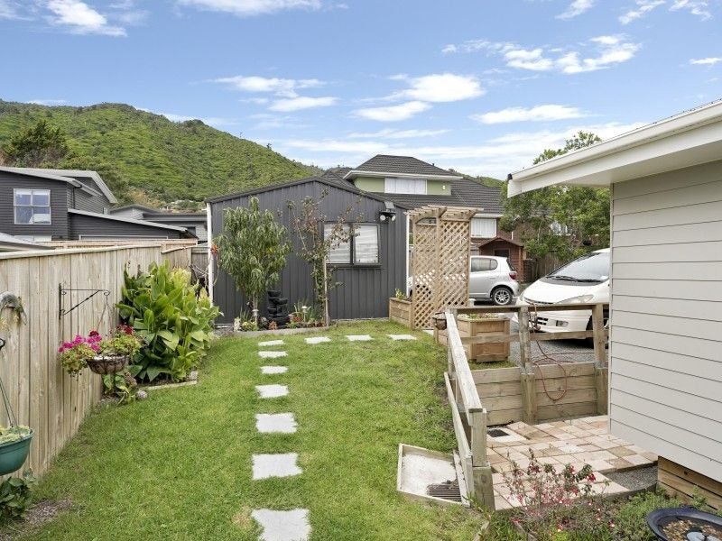 27 Matenga Street, Waikanae - Carousel 2
