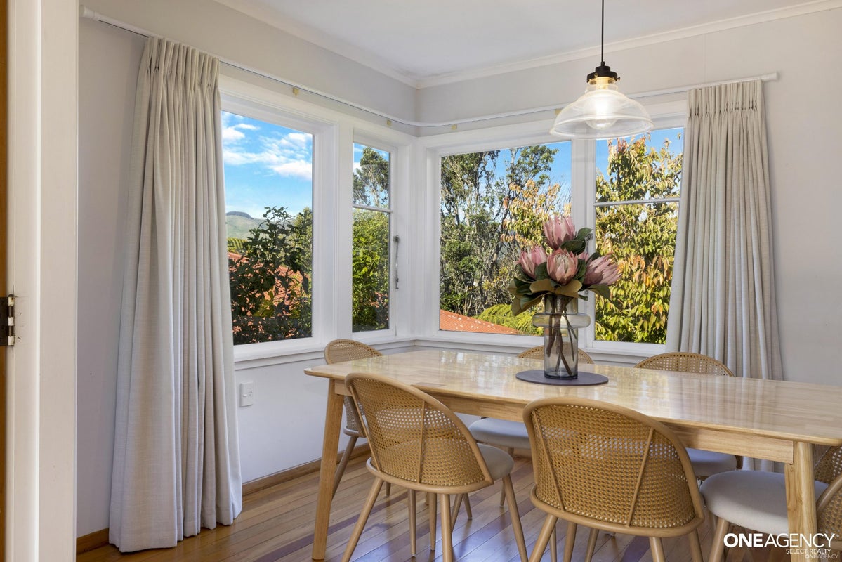 9 Woodstock Terrace, Tawa, Wellington - Carousel 2