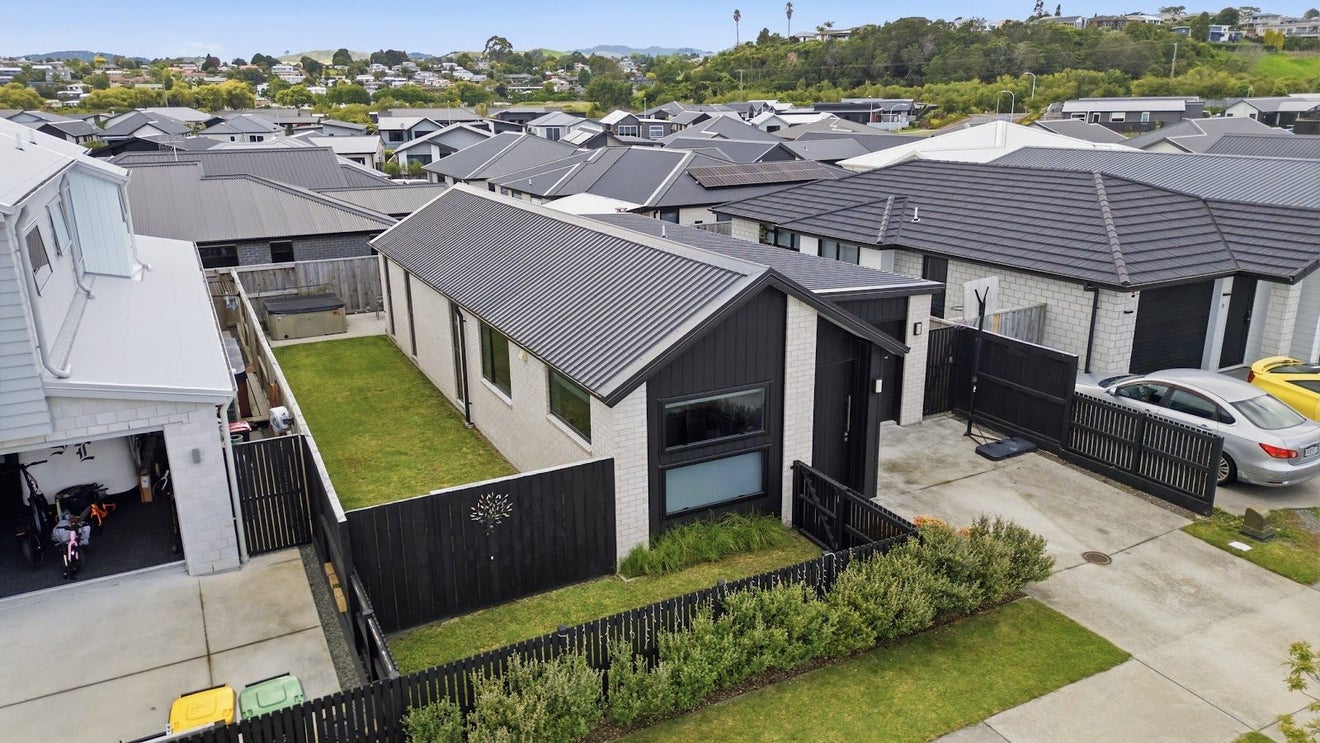 16 Hinaki Street, Poike, Tauranga - Carousel 2