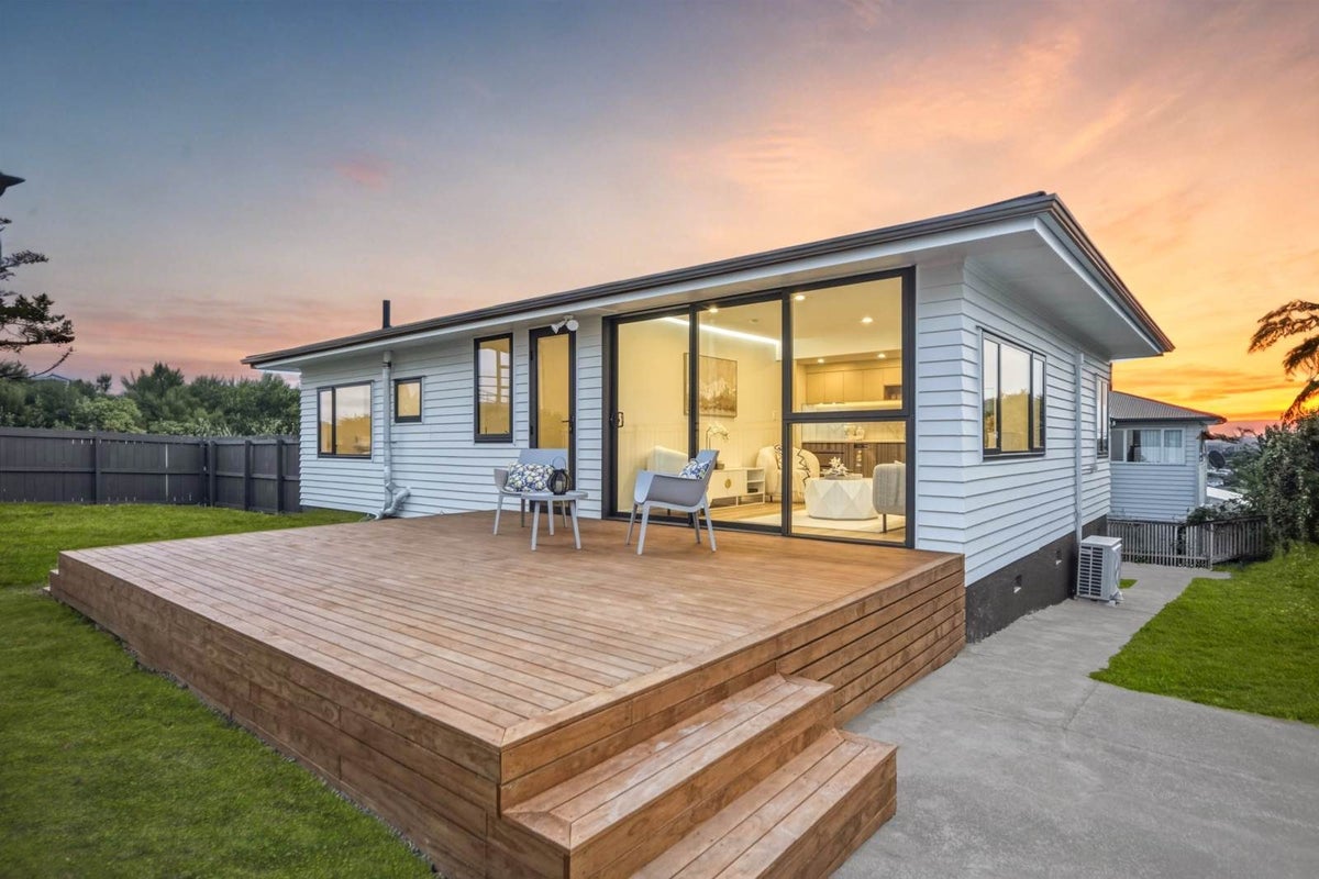 519A East Coast Road, Murrays Bay, Auckland - Carousel 2