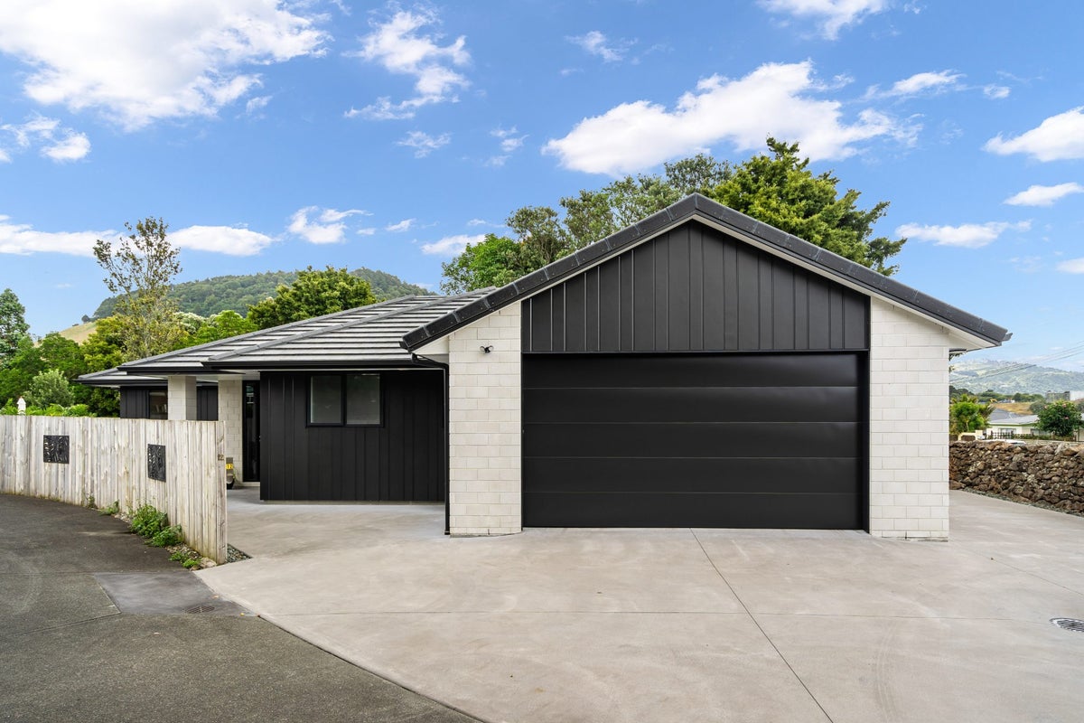 12 Dip Road, Te Kamo, Whangarei - Carousel 1