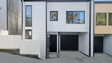 2B Robin Lane, Browns Bay, Auckland - Carousel 1