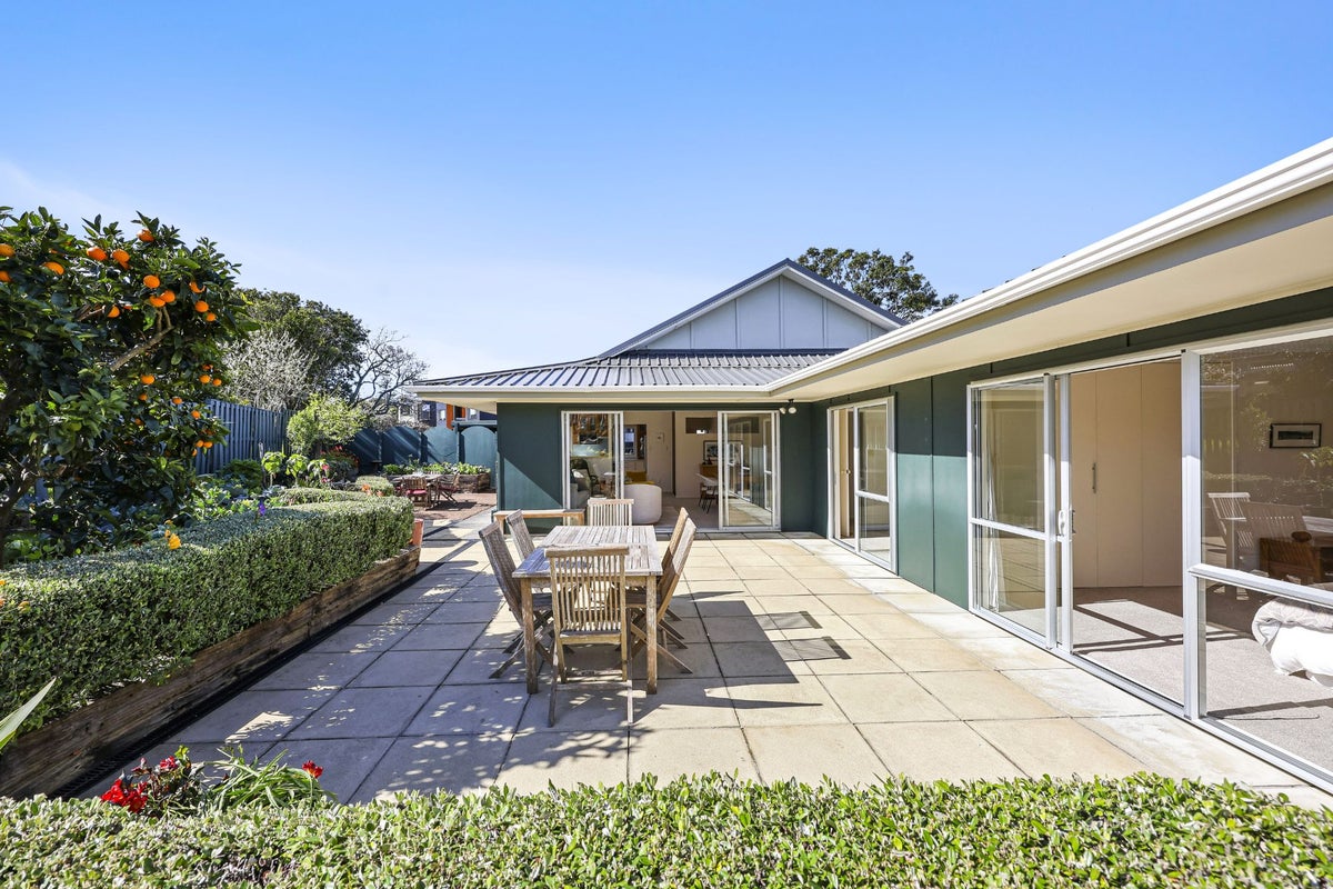 25 Finnerty Avenue, Howick, Auckland - Carousel 2
