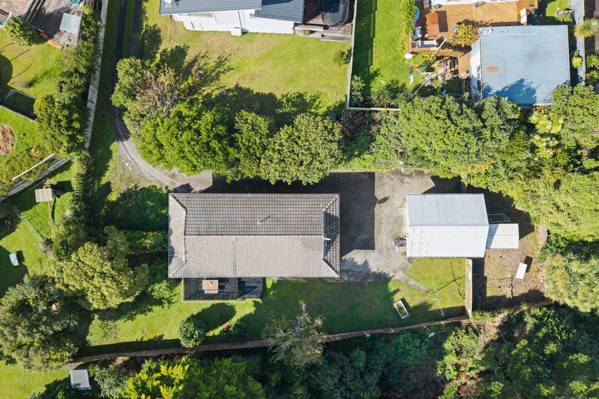 6 Japonica Crescent, Ranui, Porirua - Carousel 24