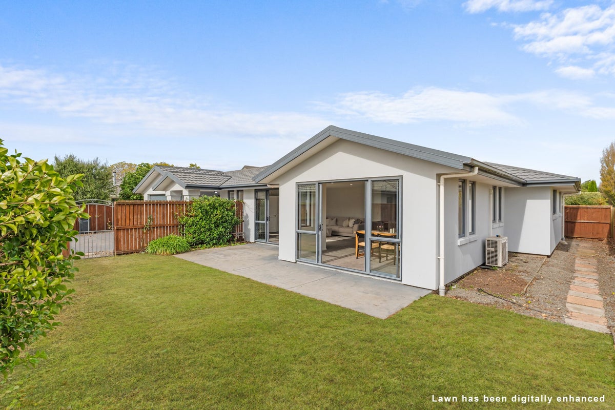 37 Brookfield Drive, Northwood, Christchurch - Carousel 1