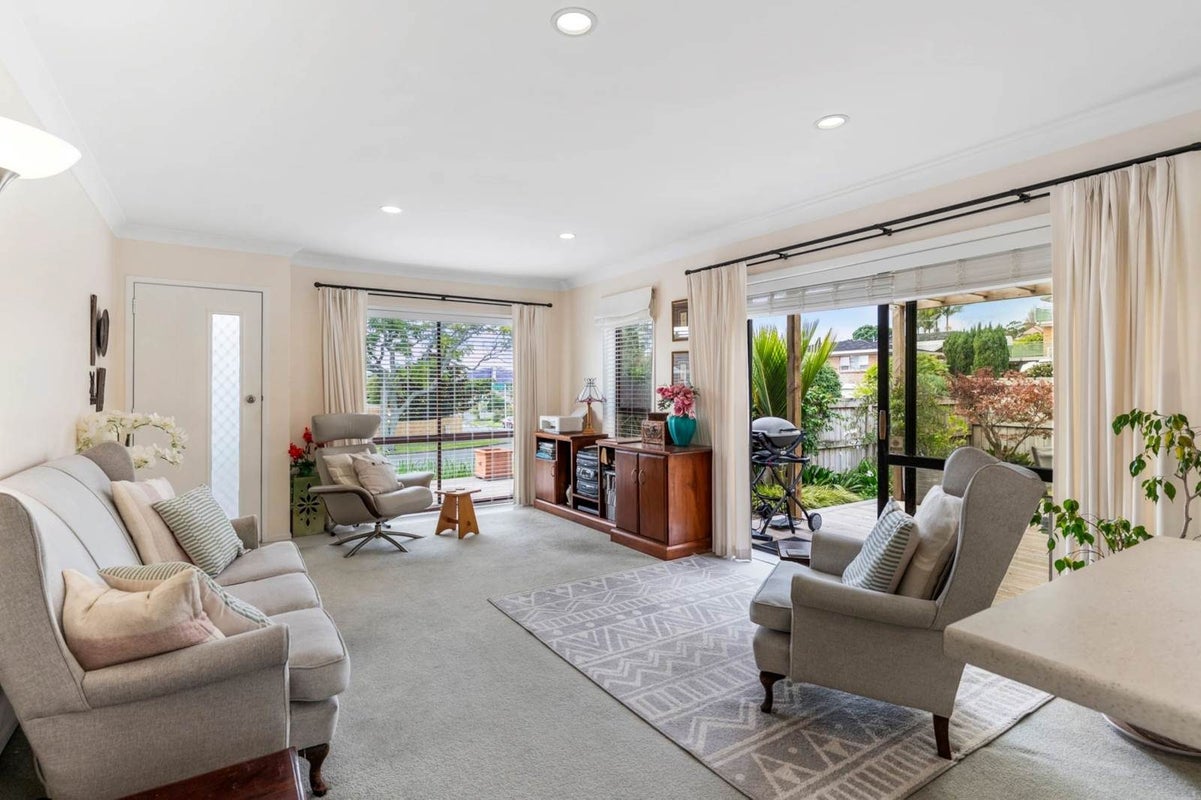 1/2 Clyside Avenue, Half Moon Bay, Auckland - Carousel 2