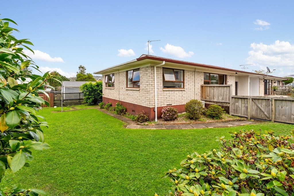 2/162 Queen Street, Pukekohe, Pukekohe - Carousel 1