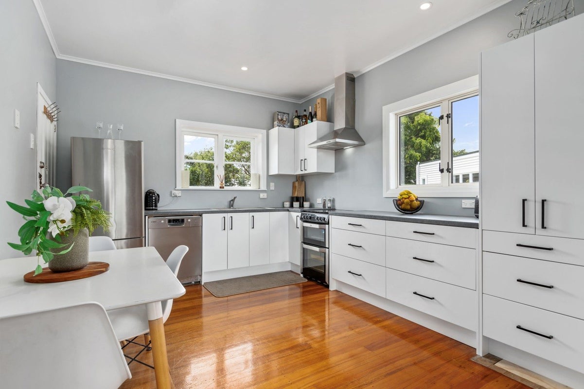 93 Fox Street, Featherston - Carousel 1