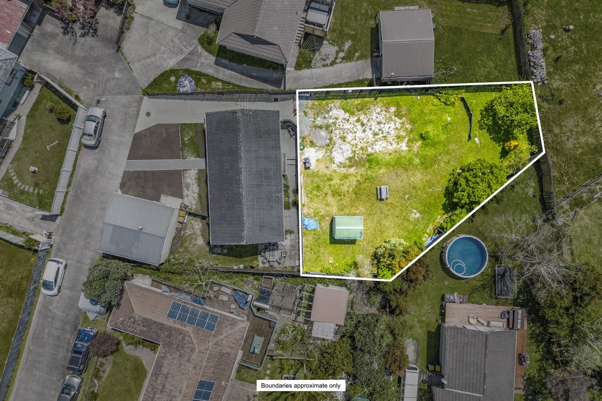 17A Glucina Place, Glen Eden, Auckland - Carousel 1