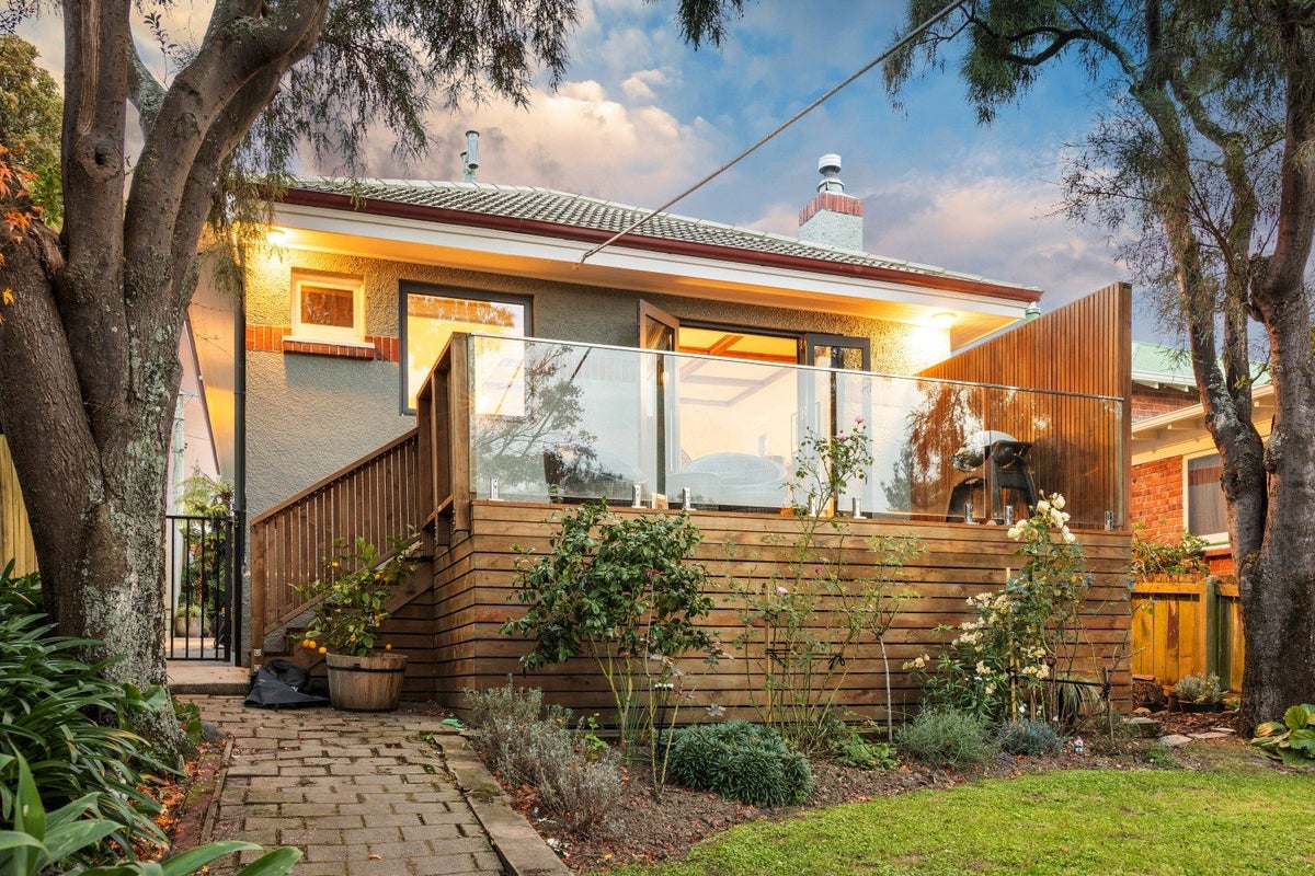 9 Warden Street, Opoho, Dunedin - Carousel 1