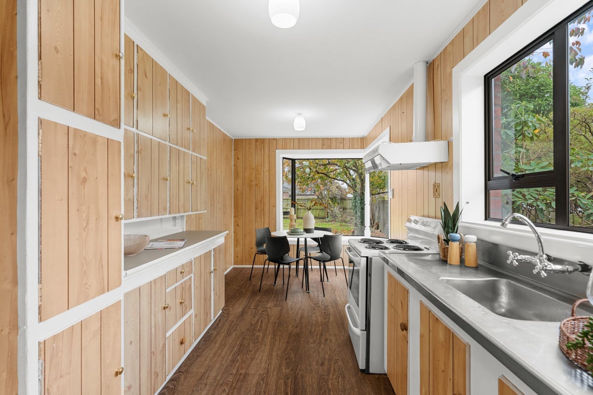6 Lyall Place, Bryndwr, Christchurch - Carousel 2